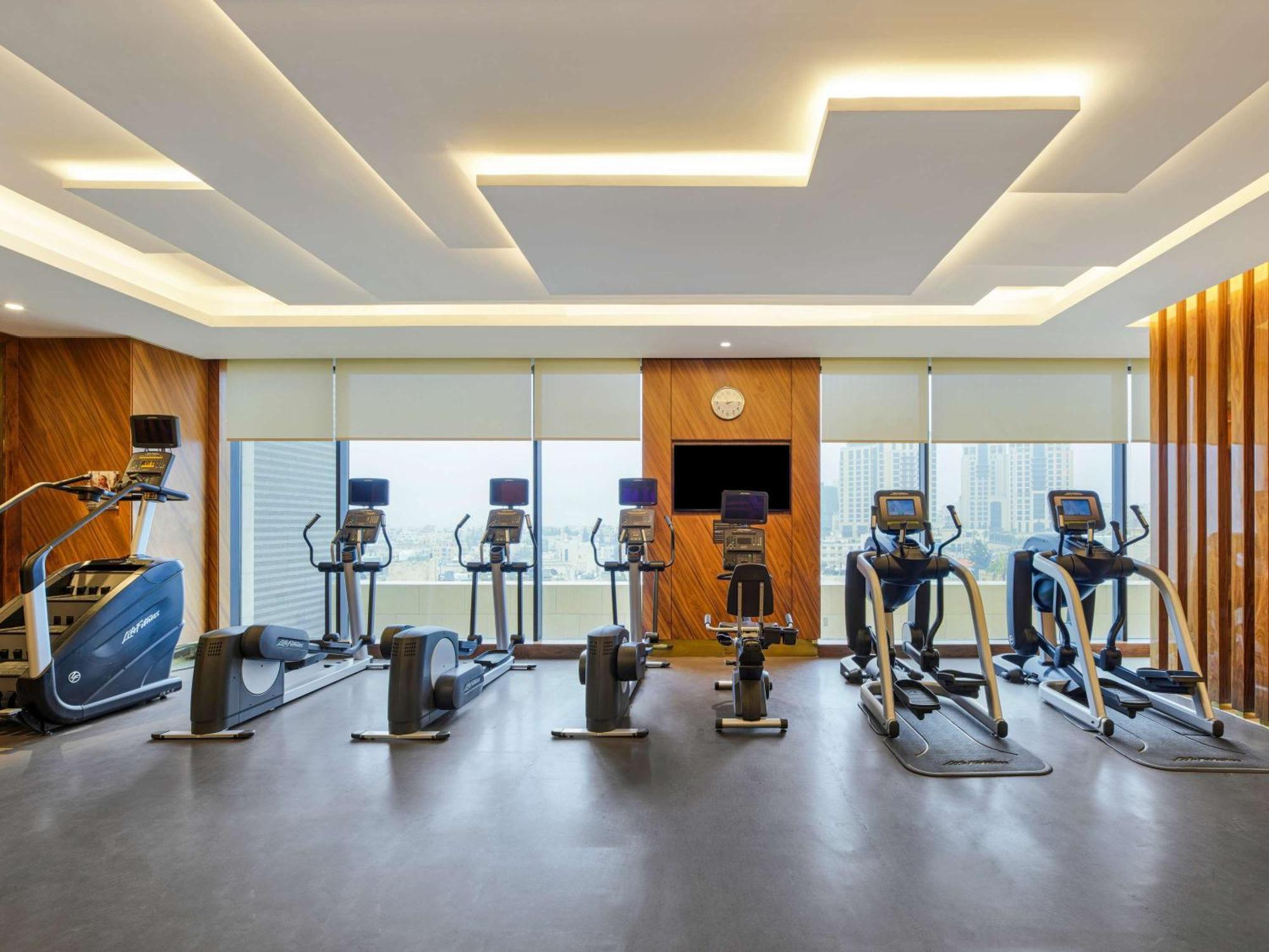 Fairmont Amman Ξενοδοχείο Εξωτερικό φωτογραφία The gym at the hotel